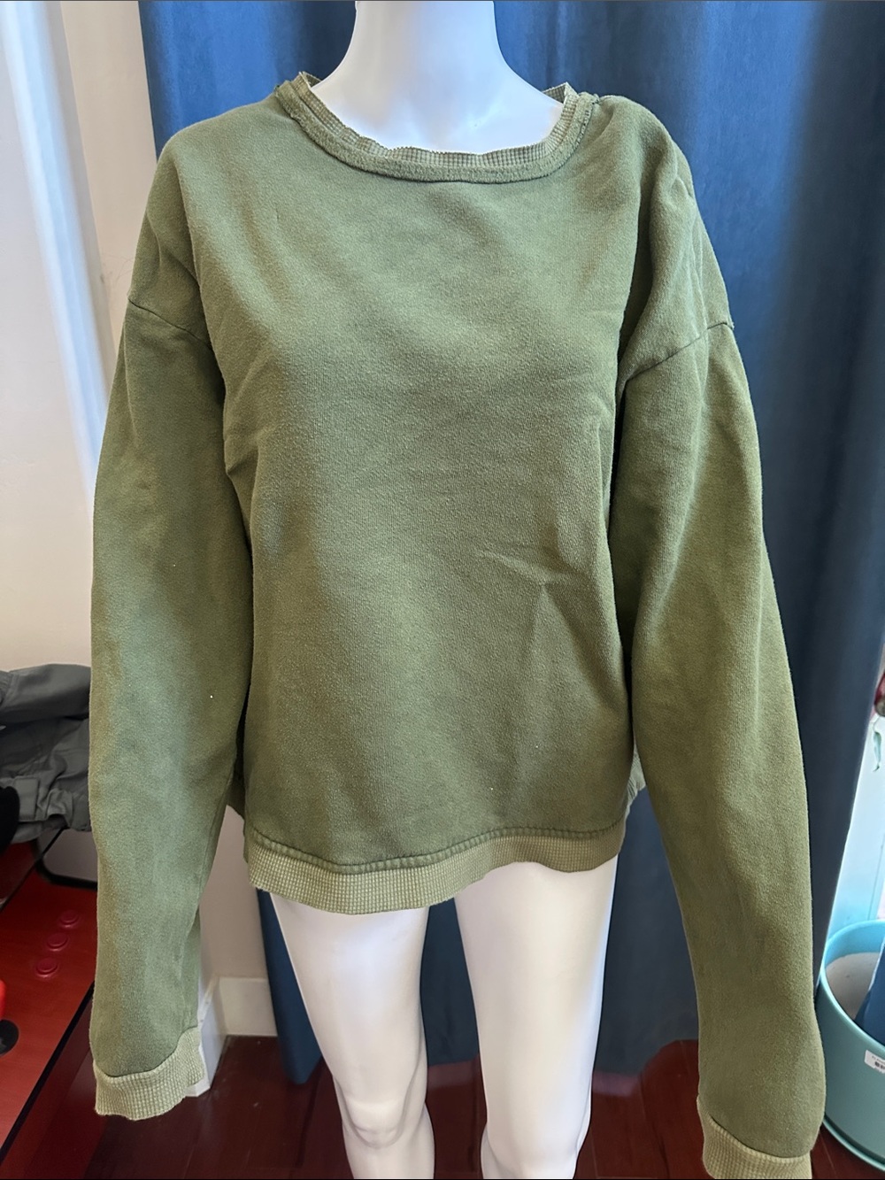 Treasure & Bond Olive Stone Thermal Edge Sweatshirt Size L